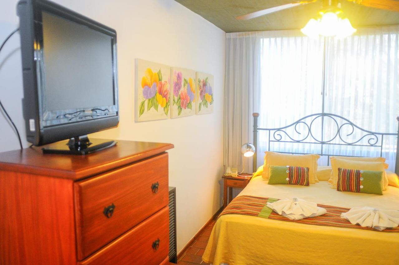 Hotel Costa Azul Cassaffousth エクステリア 写真